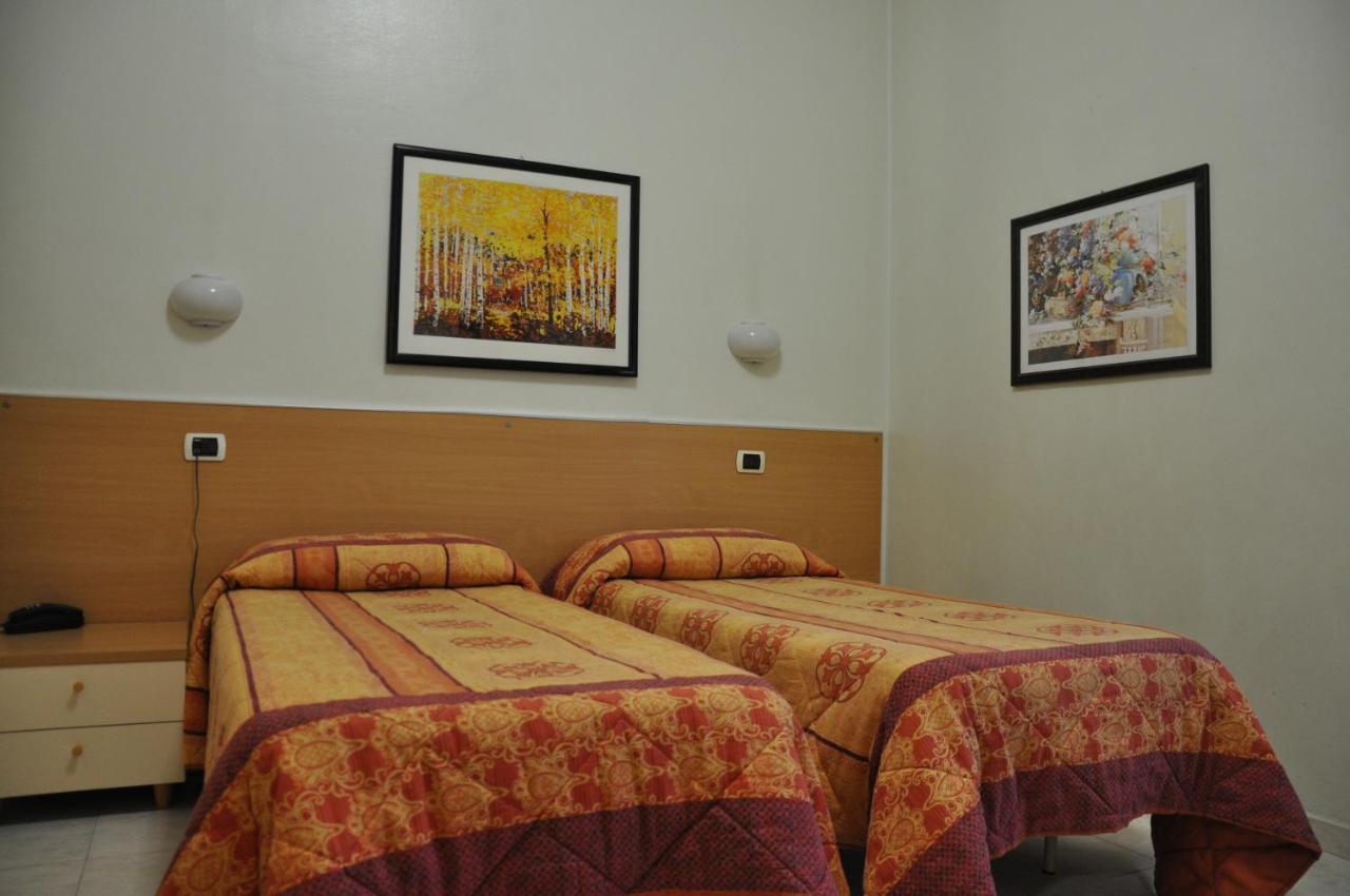 Hotel Villa Robinia Genzano di Roma Ngoại thất bức ảnh