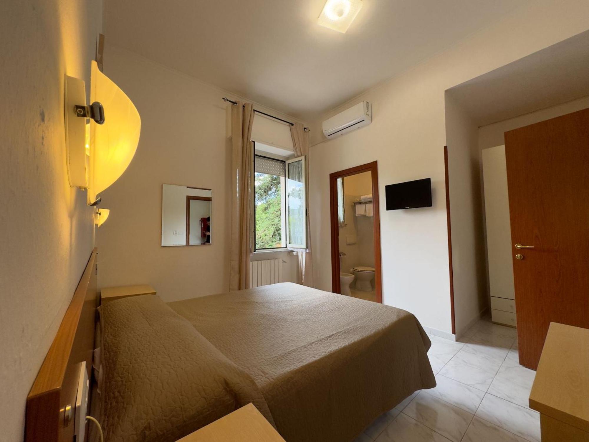 Hotel Villa Robinia Genzano di Roma Ngoại thất bức ảnh
