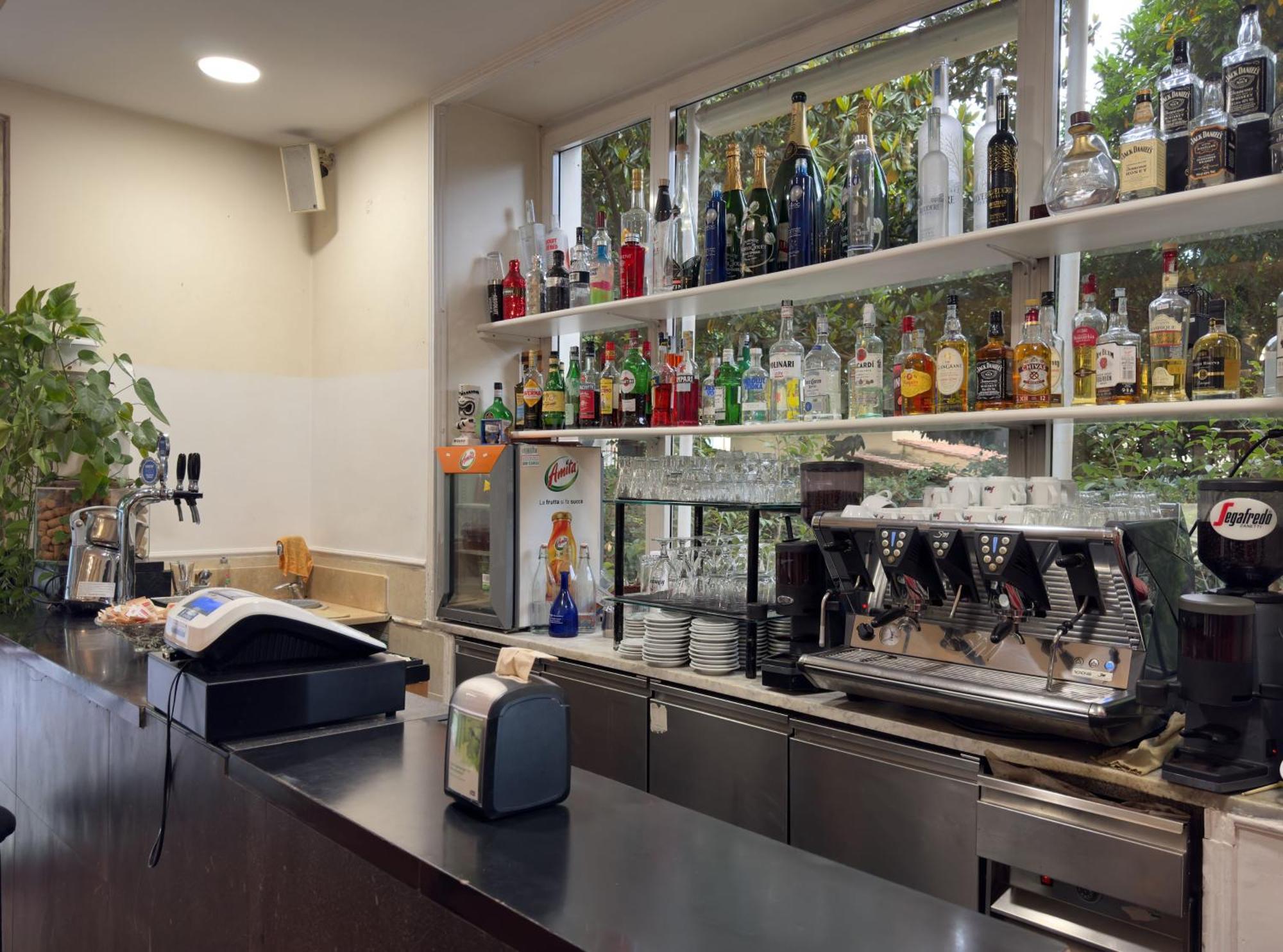 Hotel Villa Robinia Genzano di Roma Ngoại thất bức ảnh