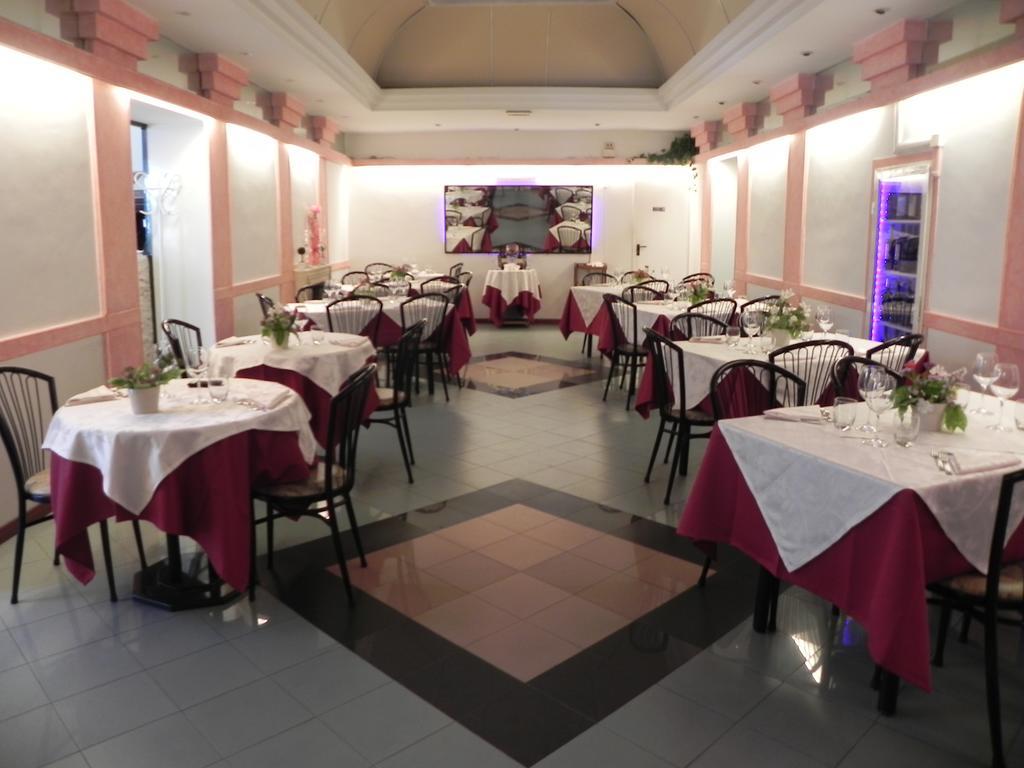 Hotel Villa Robinia Genzano di Roma Ngoại thất bức ảnh