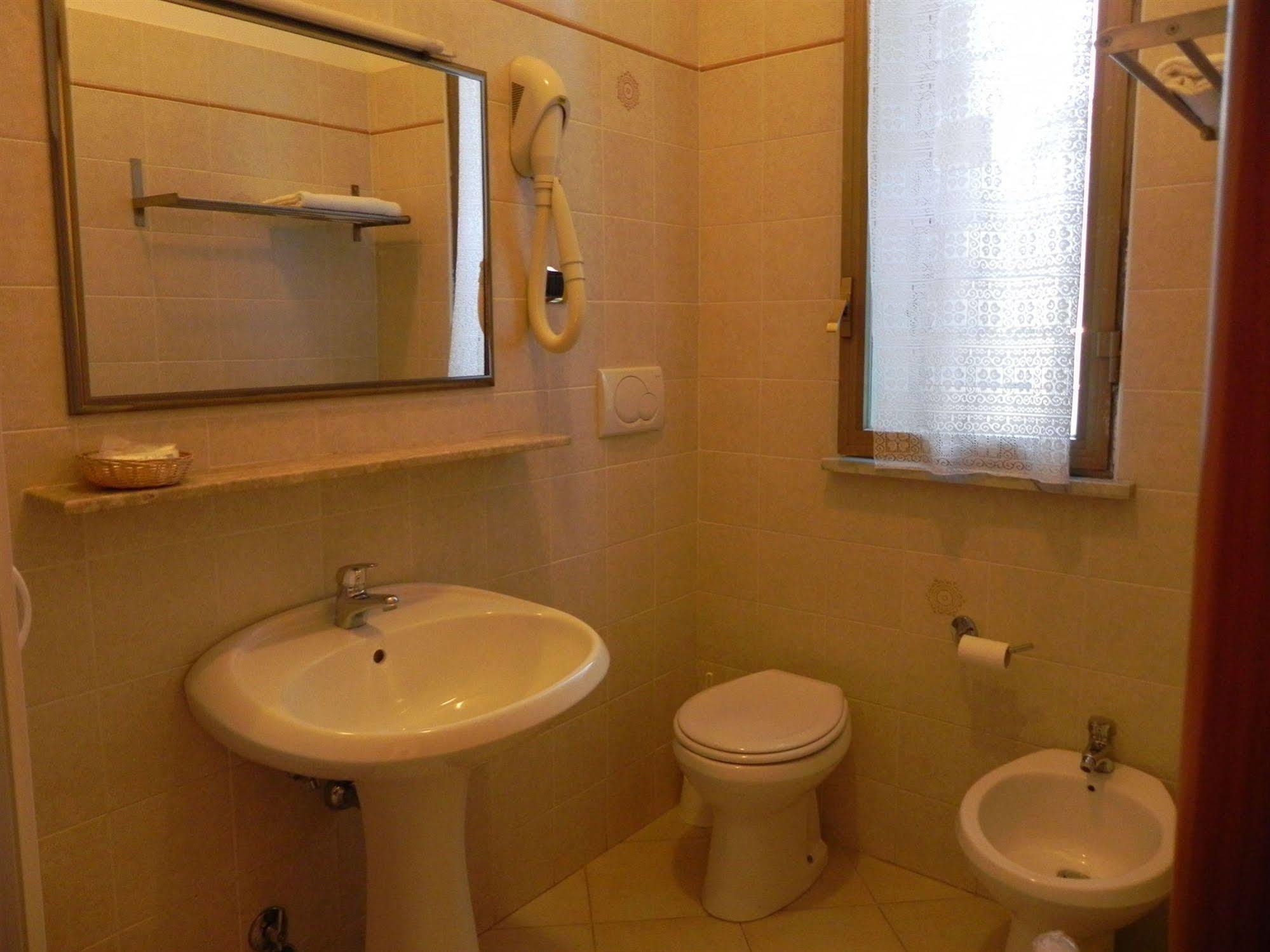 Hotel Villa Robinia Genzano di Roma Ngoại thất bức ảnh